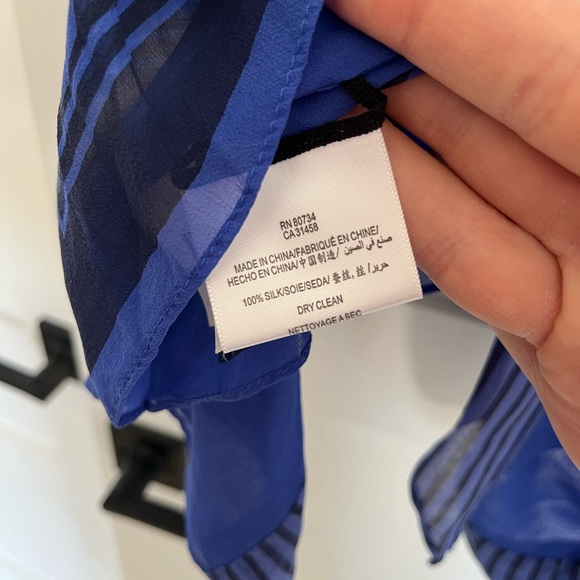 BCBG MaxAzria blouse - Picture 4 of 4